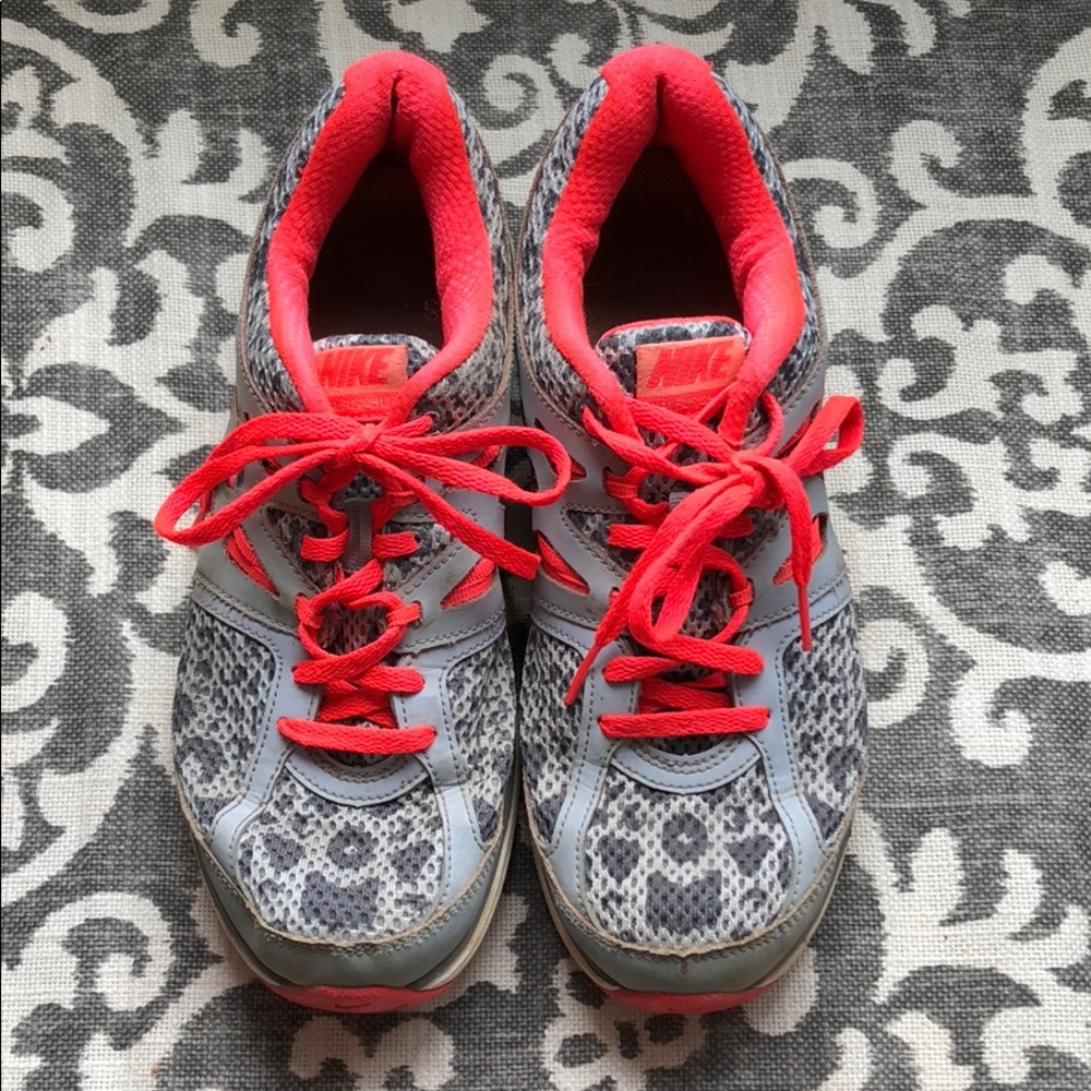 Nike Tennis Shoes